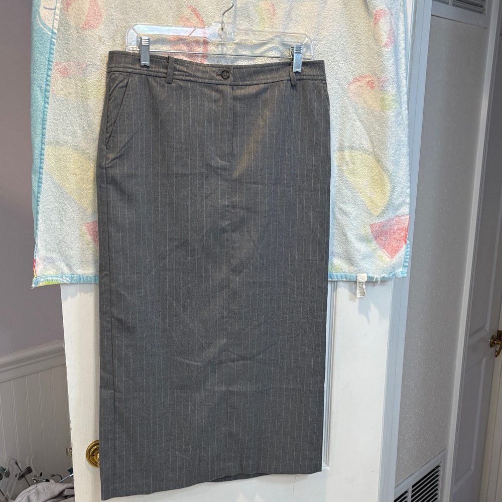 NWT H&M Charcoal Pinstripe Pencil Skirt